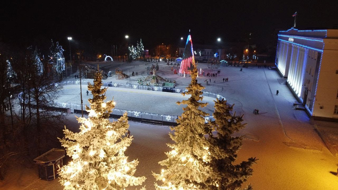10 тысяч новый год. Новогодняя 1000₽.