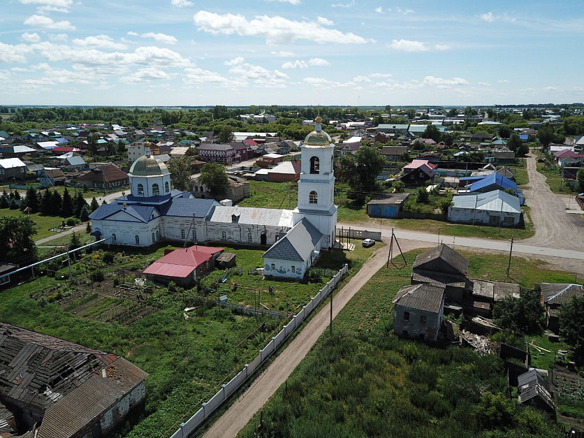 Город старая майна. Храм в старой Майне Ульяновской области. Церковь Богоявления Господня в старой Майне. Богоявленский храм в селе Старая майна. Поселок Старая майна Ульяновская область.